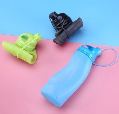 BPA Bezpłatne Food Grade Outdoor sports Silikonowe składane butelki na wodę 500ML