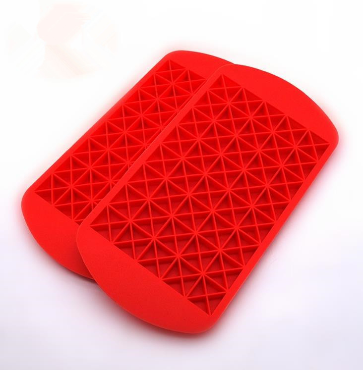 Mini Triangle Silicone Ice Cube Molds 160 Cavity Red Black Color For Freezer